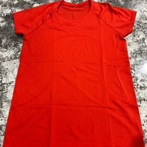 Lululemon Swiftly Tech Short-Sleeve Shirt 2.0 - size 10